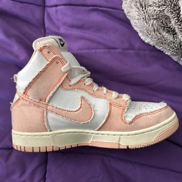Pale orange & white jordan 1s - Picture 6 of 6